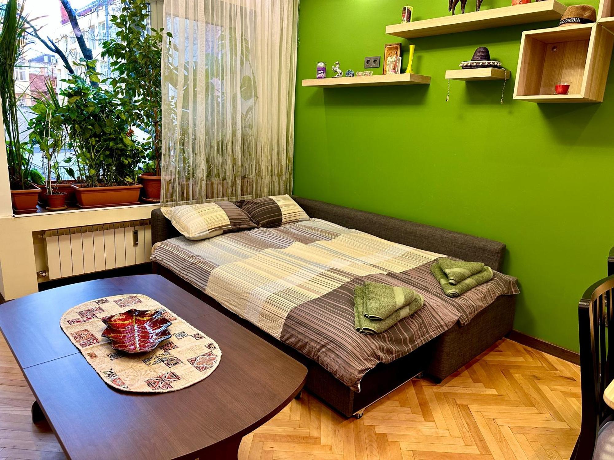 Luxury Oasis In Absolute Center Of Apartment *